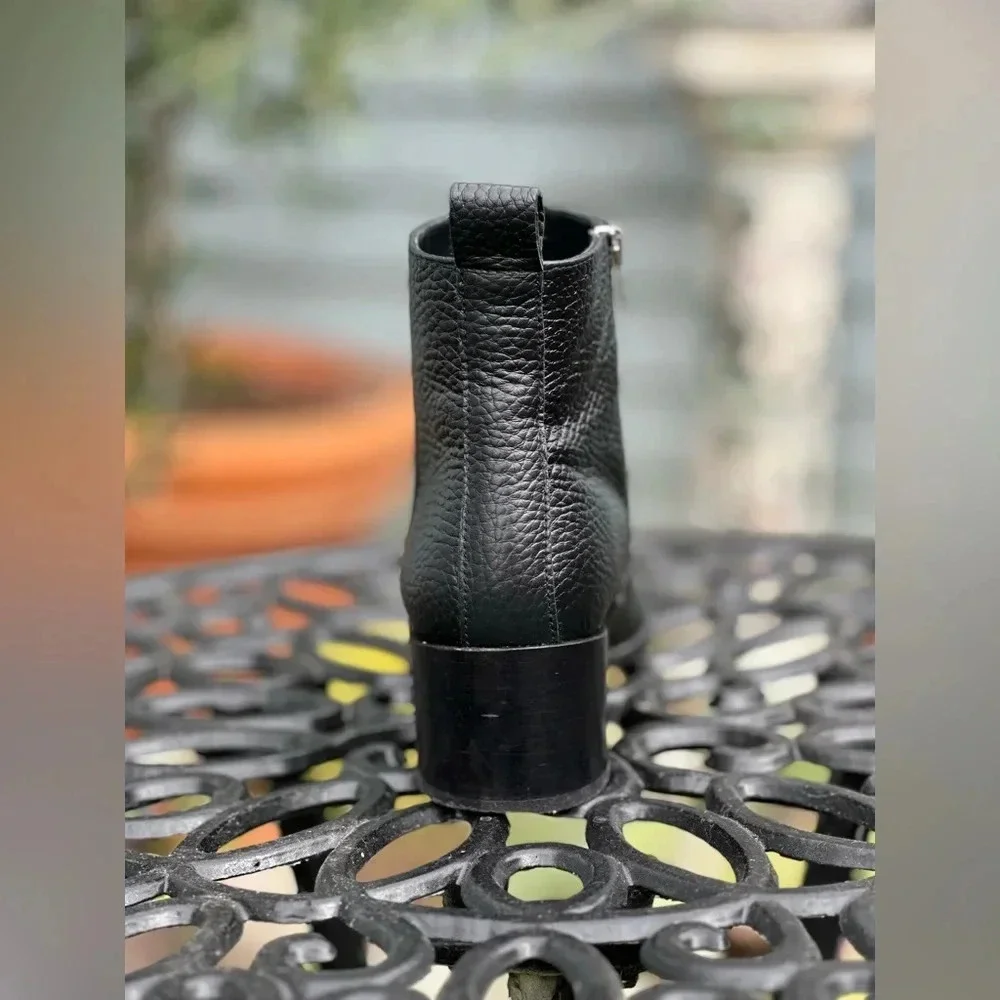 Everlane — The Boss Boot